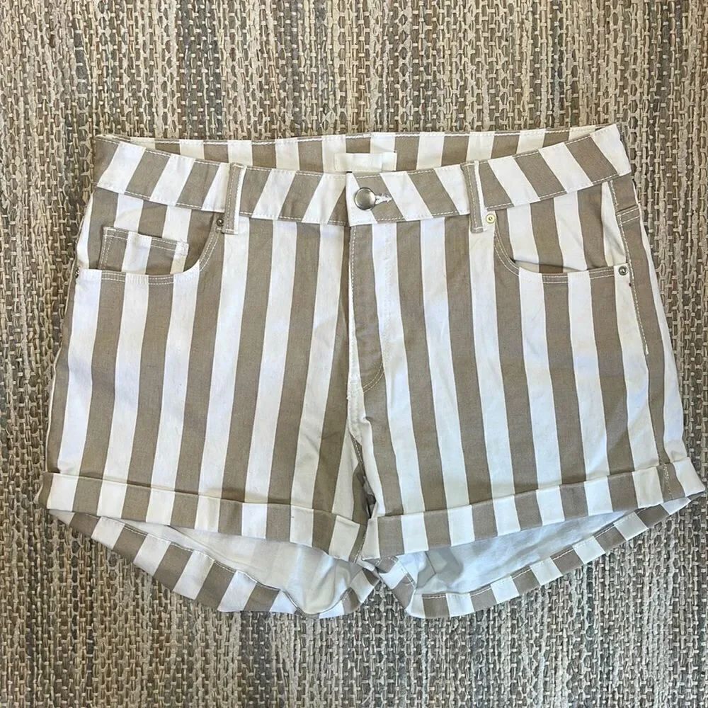 H&M Tan and White striped Shorts NWT